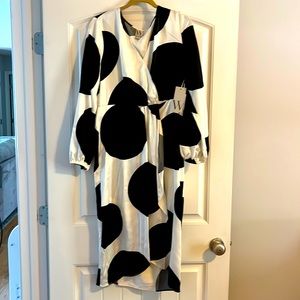 Beautiful Worthington Black/White Large Polka Dot Dress Size M